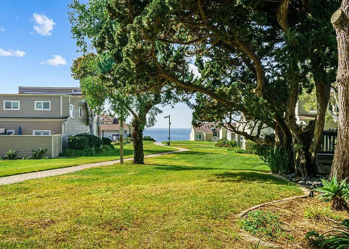 Encinitas Paradise | Seabluffe Gated Community W/ Beach Access