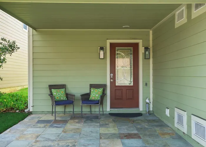 Encinitas Paradise | Seabluffe Gated Community W/ Beach Access